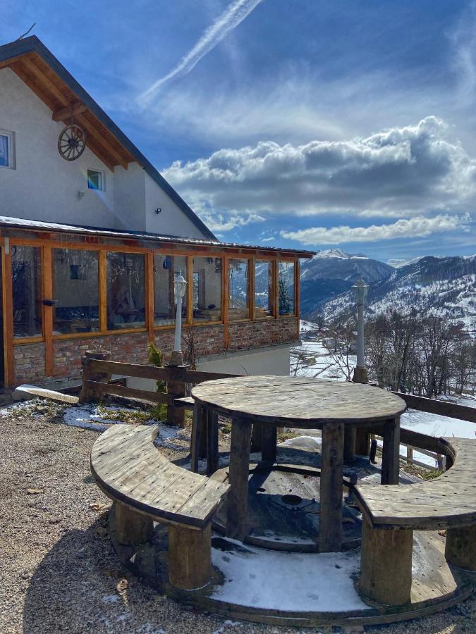 Konak Umoljani Bagian luar foto