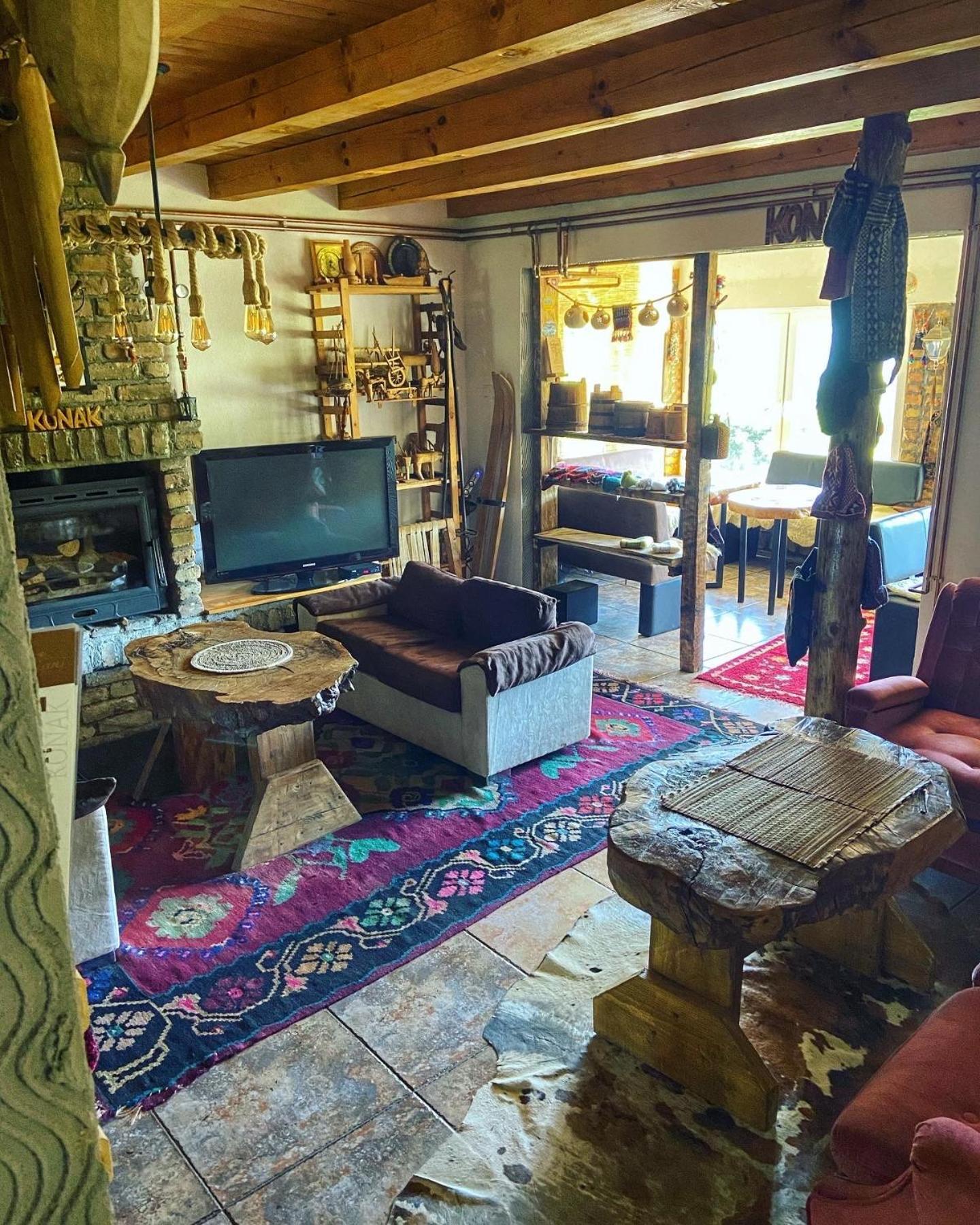 Konak Umoljani Bagian luar foto