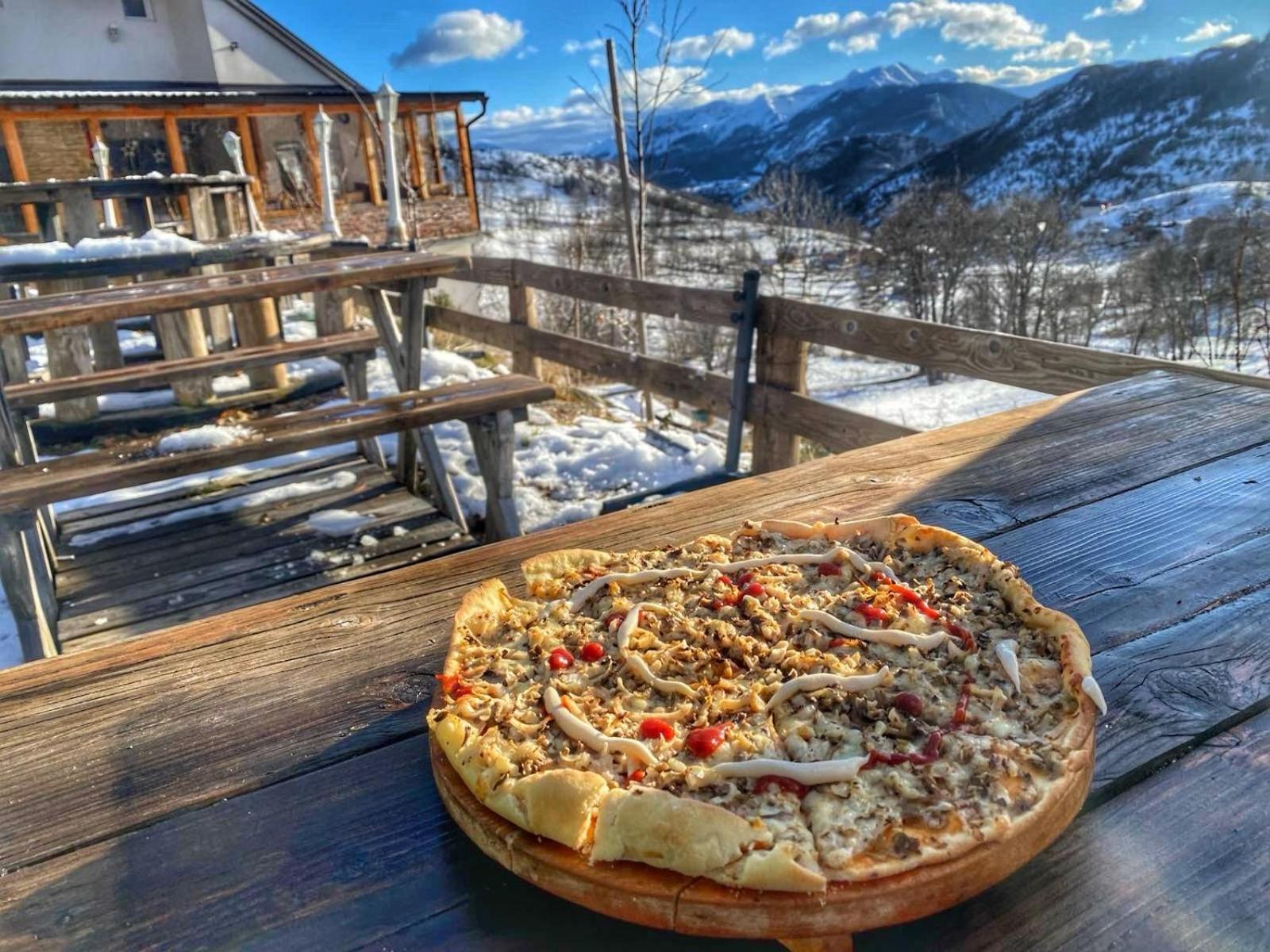 Konak Umoljani Bagian luar foto