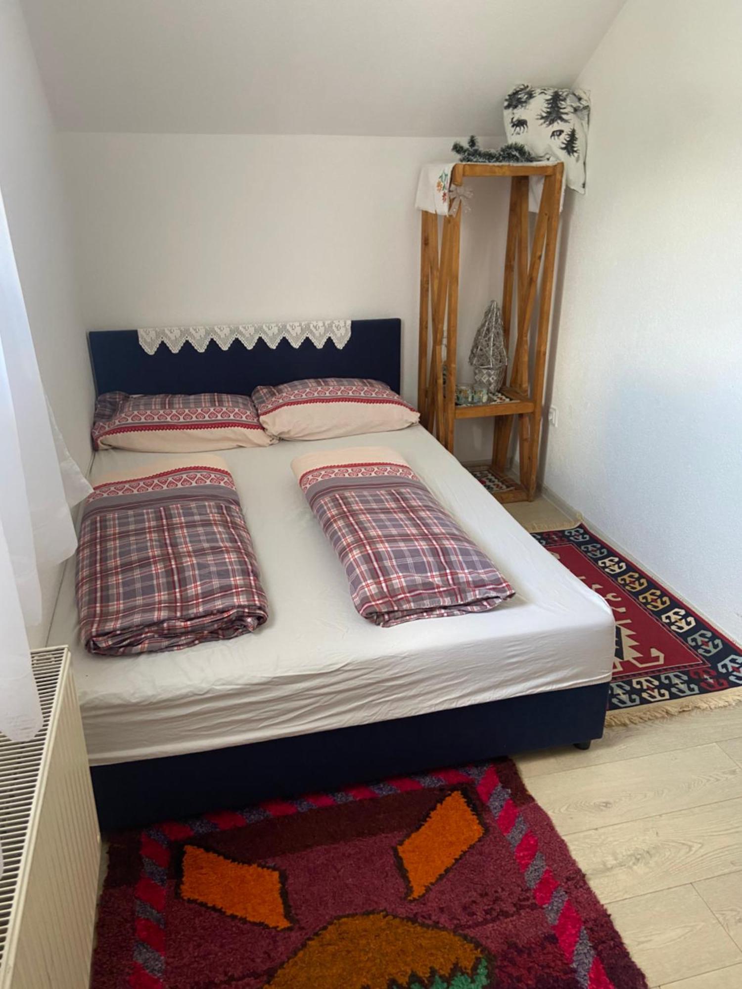 Konak Umoljani Bagian luar foto