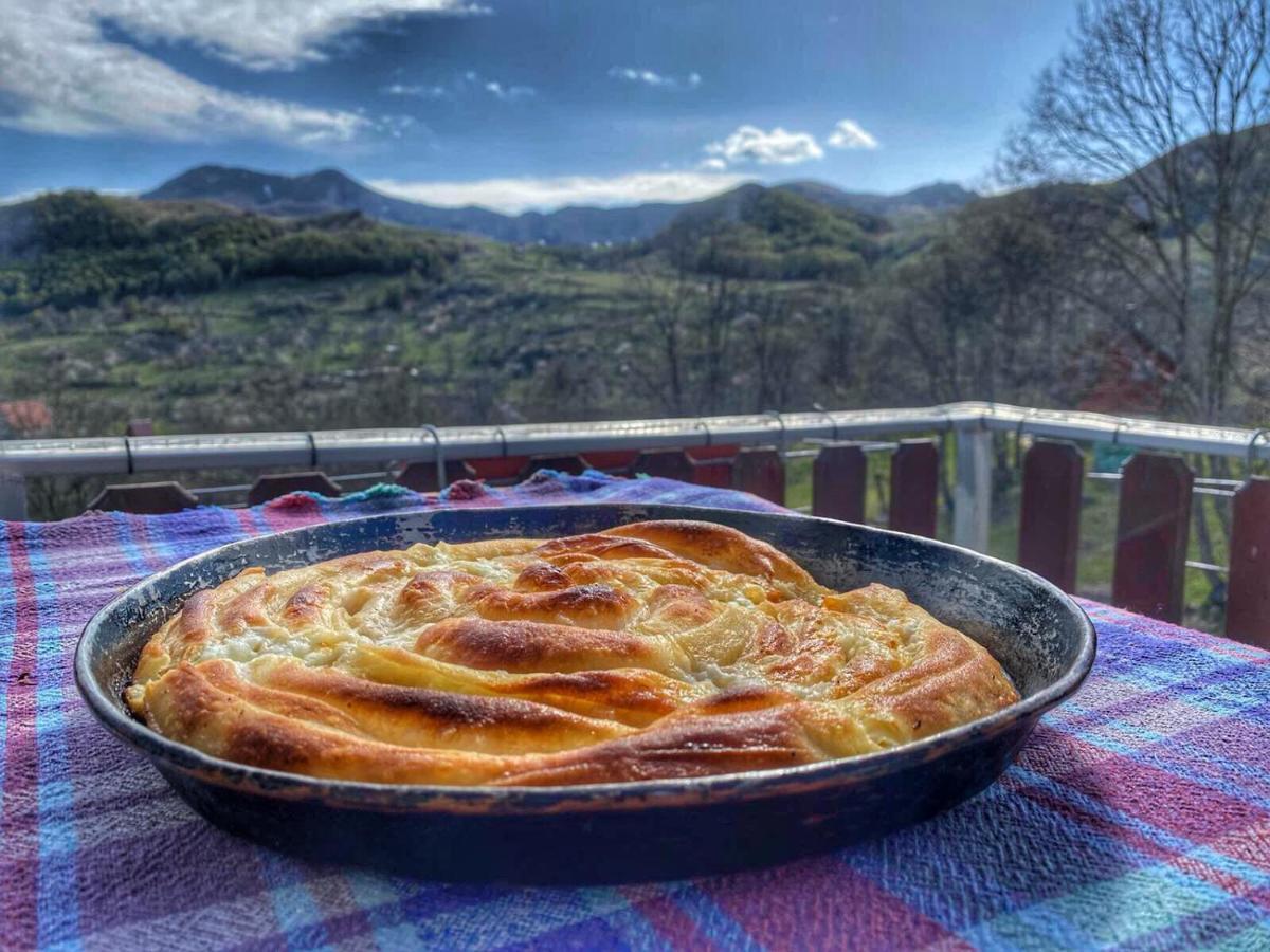 Konak Umoljani Bagian luar foto